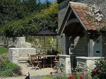 School Hotel Farmborough